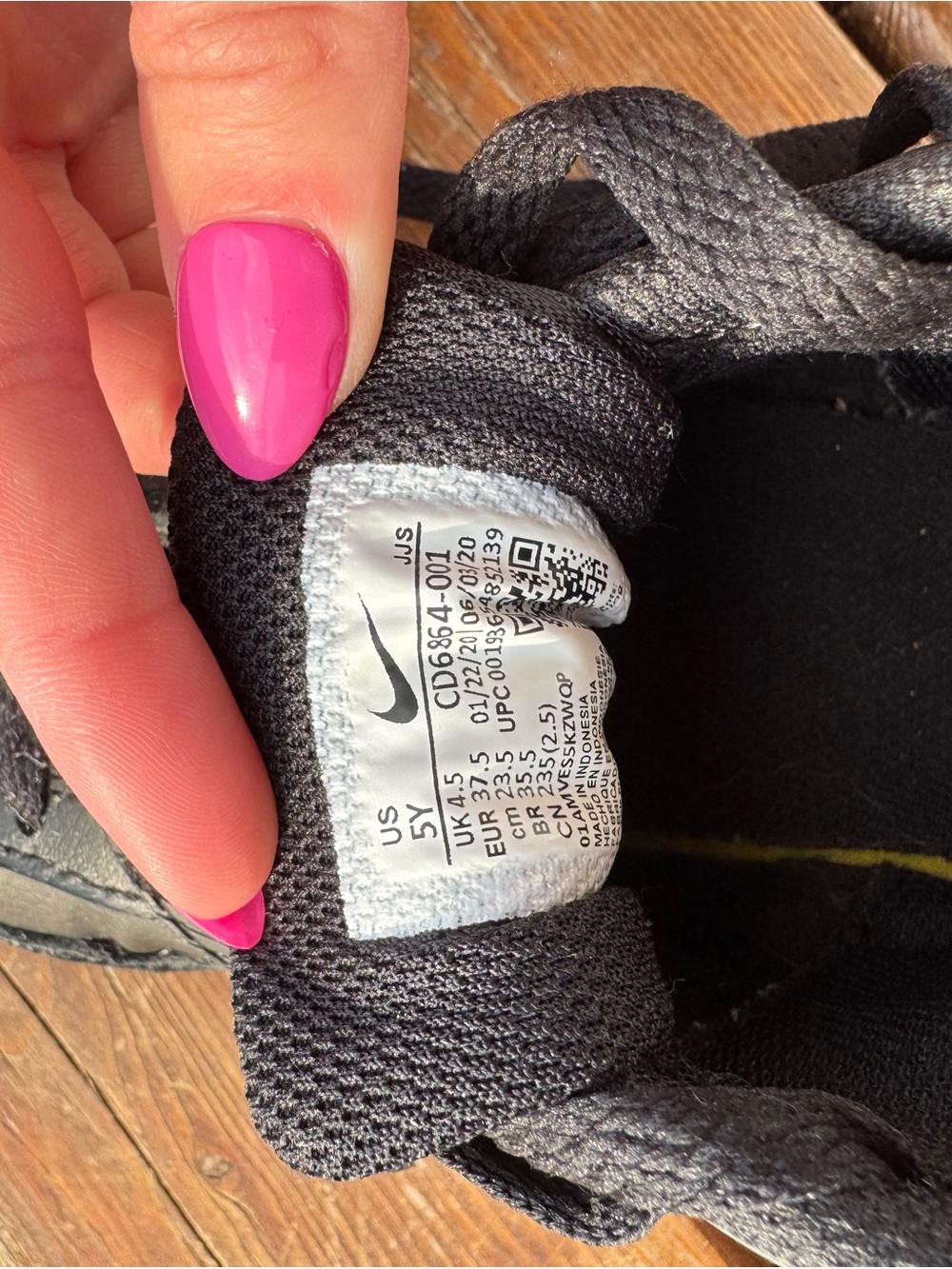 Nike Black Leather Air Max Sneakers - Picture 7 of 7